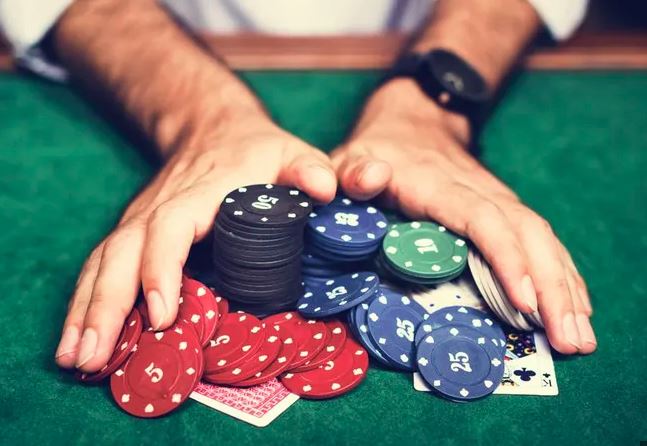 Understanding Pot Odds: Calculating Your Chances in Poker